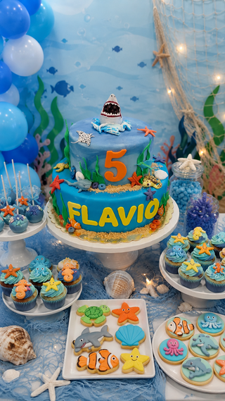 Torta di Compleanno Tema Mare con Animali Marini e Sweet Table