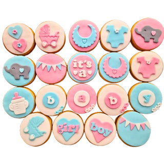 Biscotti decorati rosa e azzurri a tema gender reveal e baby shower, perfetti per annunciare la nascita e festeggiare l’arrivo di un bambino, realizzati artigianalmente da Berry Cakes Siracusa.