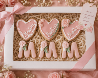 6 Biscotti decorati personalizzati a tema cuore e rose rosa
