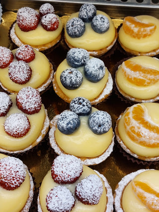 Tartellette con crema e frutta