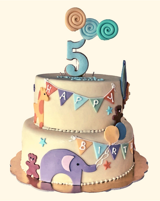 Torta mondo felice pieno di dolci
